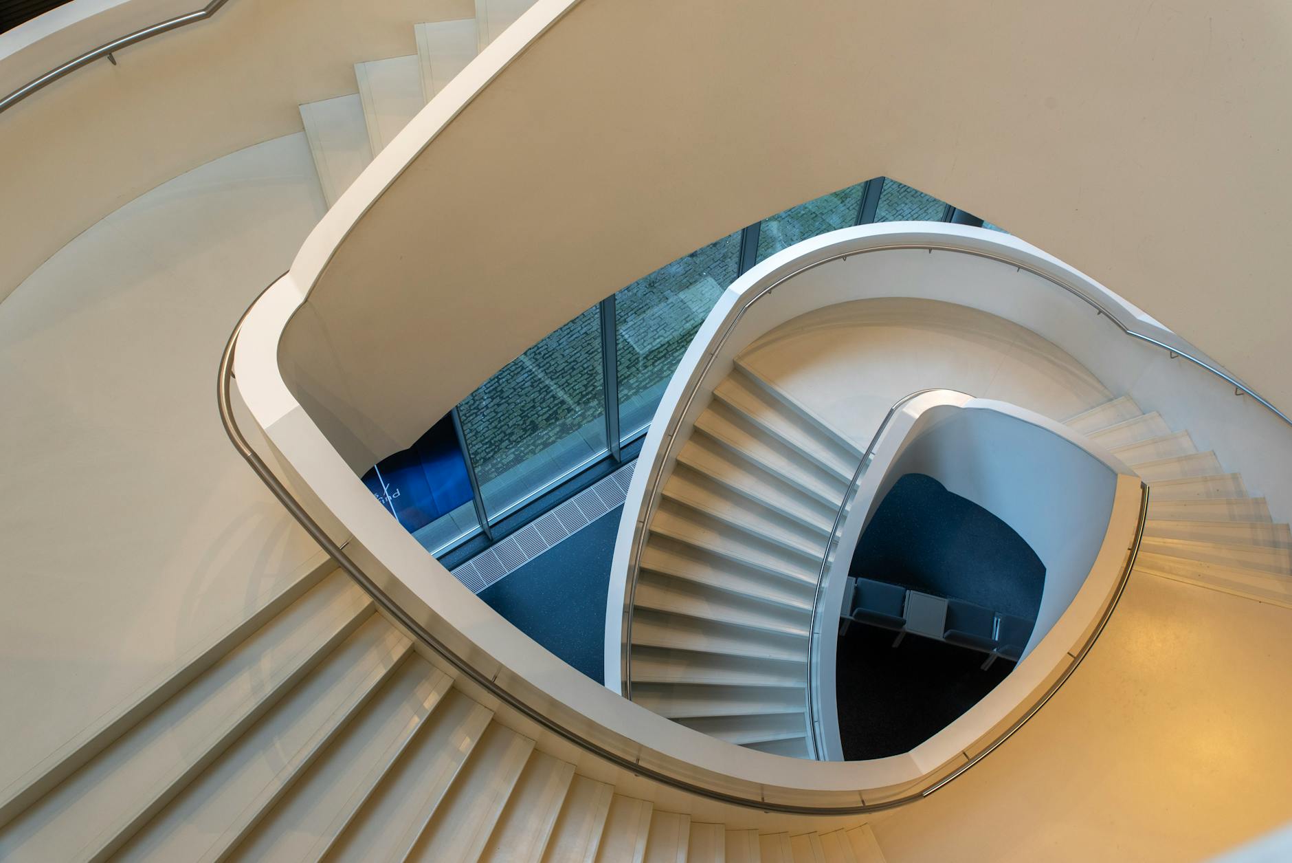 feng-shui-simply-staircases-and-stair-space-feat